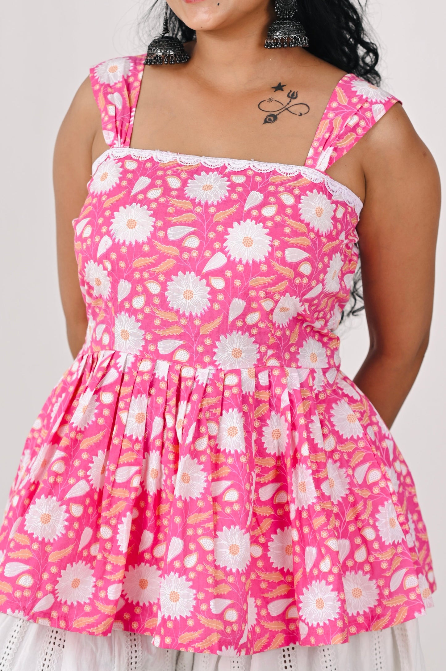 Pink white Floral cotton short Kurti for women| Jaipur fabric 🌸